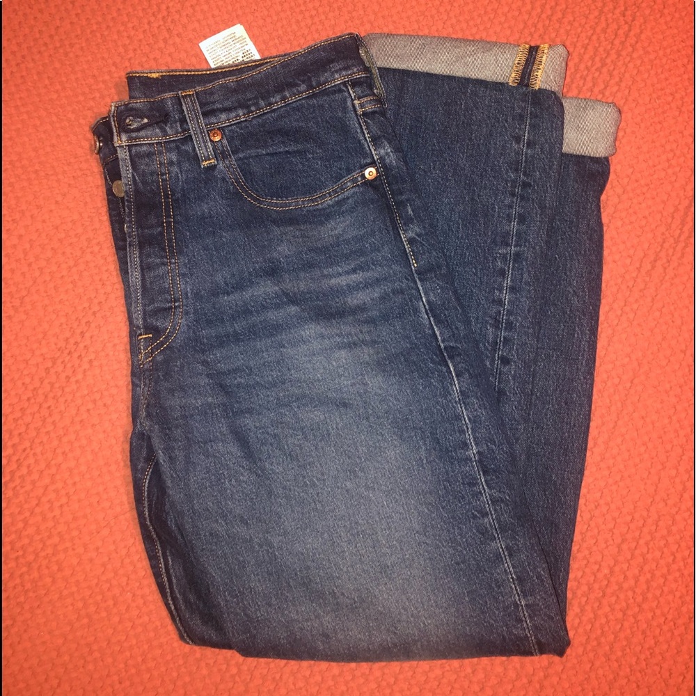 Levi 501 medium wash jeans W28